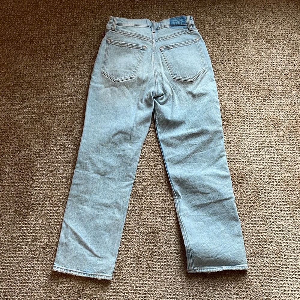 Women’s Abercrombie Ultra High Rise 90s Straight Jeans - Picture 3 of 5